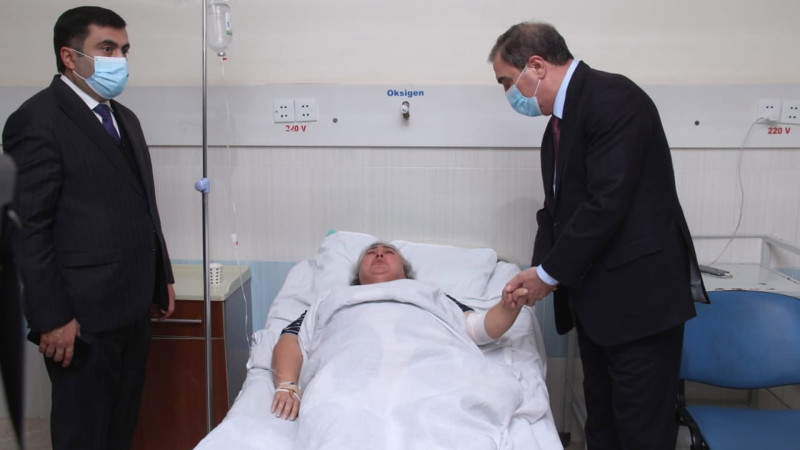 Gəncədə şəhid anası ziyarət olunub: xanımın intihara cəhd etməsi xəbəri yayılmışdır