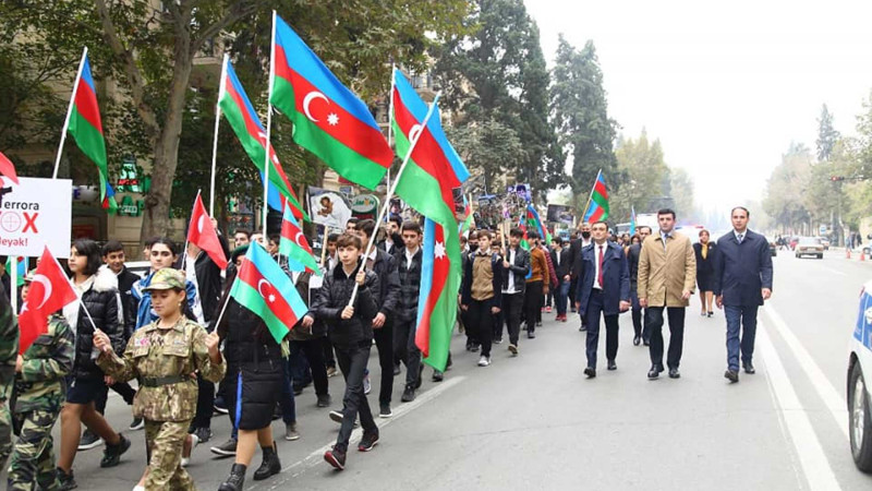 Gəncə terrorunun ildönümü münasibəti ilə yürüş keçirilib