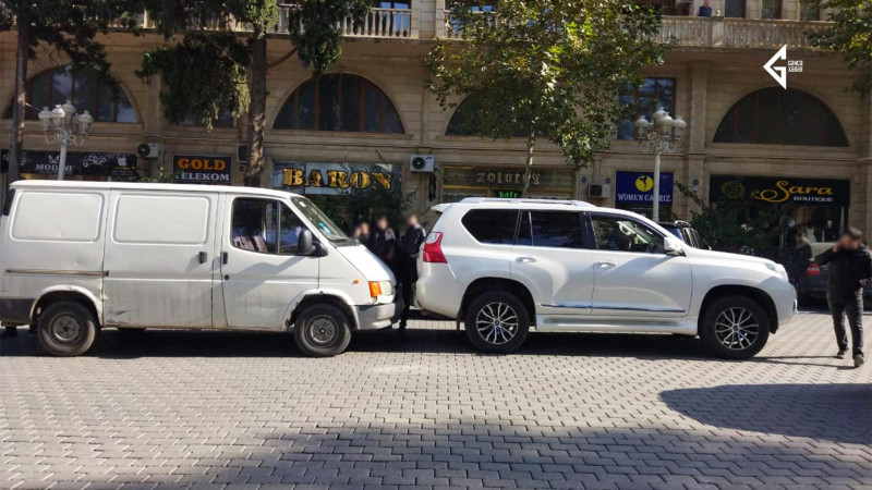 Gəncədə iki avtomobilin iştirakı ilə qəza baş verib