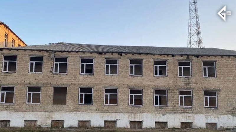 Gəncədə erməni terroru zamanı zədələnmiş məktəbin şagirdləri digərinə köçürülüb