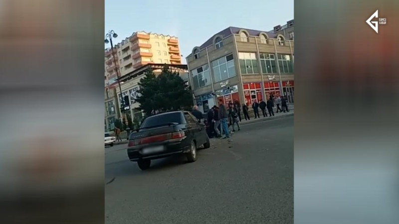 Gəncədə minik maşınları qəza törədiblər