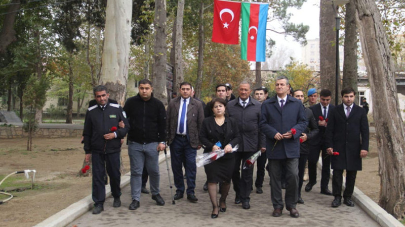 Zəfər Günü münasibəti ilə Gəncəyə səfər baş tutub