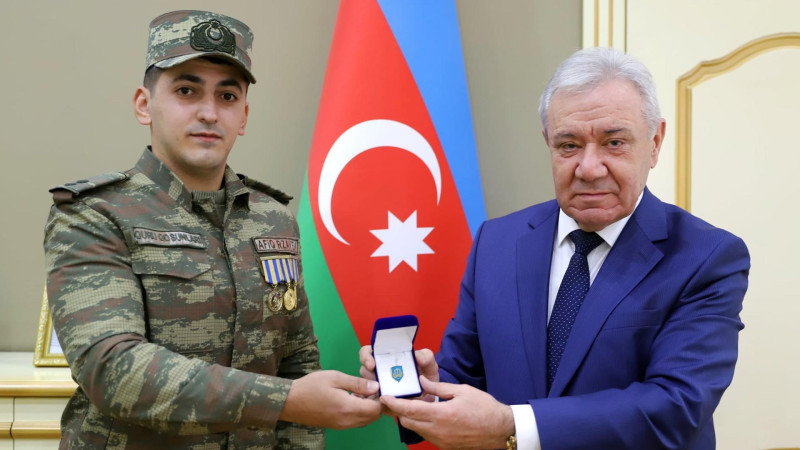 Gəncədə müharibə iştirakçısı Döş nişanı ilə təltif olunub