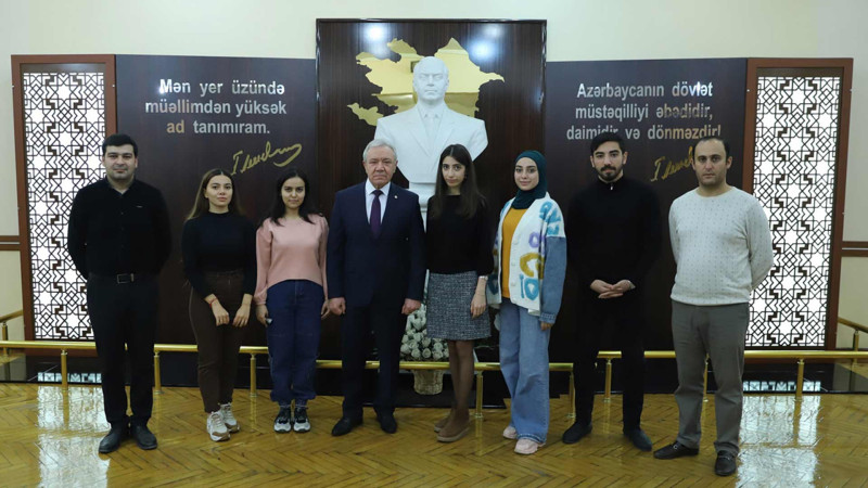 Gəncədən bir qrup tələbə Niderlandda səfərdədirlər