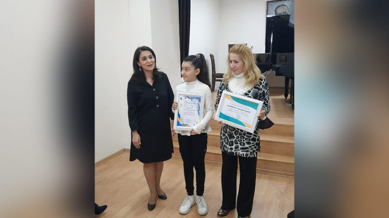 Gəncəli ikinci sinif şagirdi beynəlxalq musiqi müsabiqəsinin lauretı olub