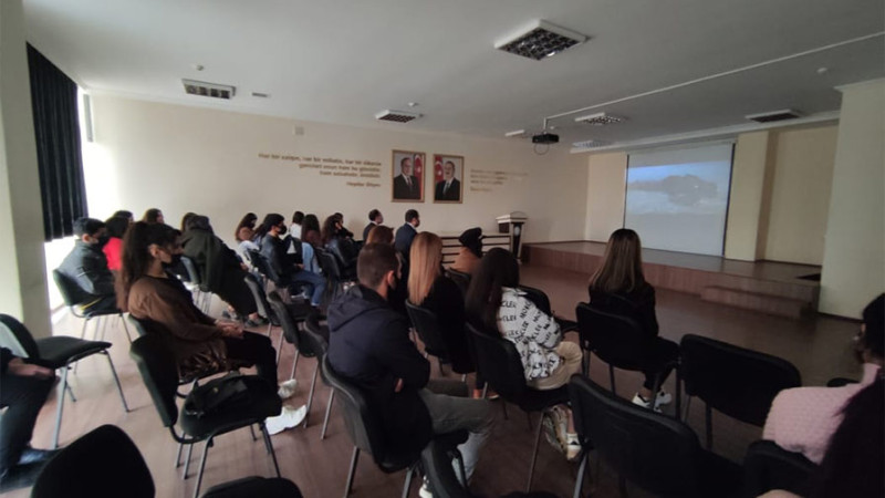 Gəncədə Zəfər günü münasibəti ilə film nümayişi baş tutub