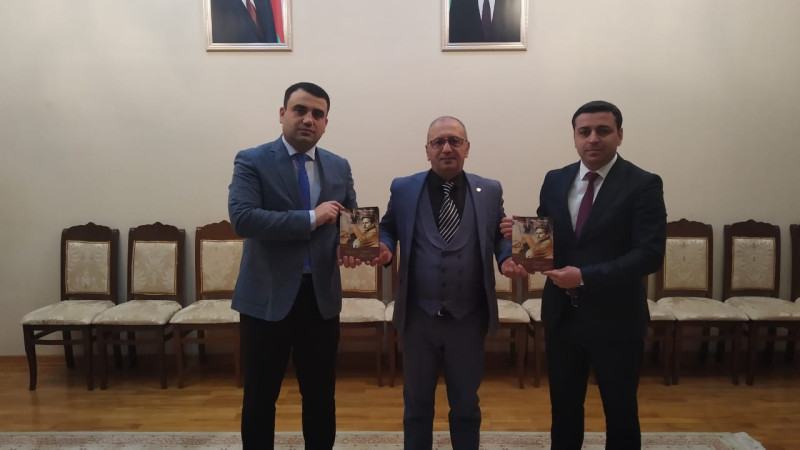 Gəncədə Xalq şairi olmayan xalqın şairi nəşr olunub