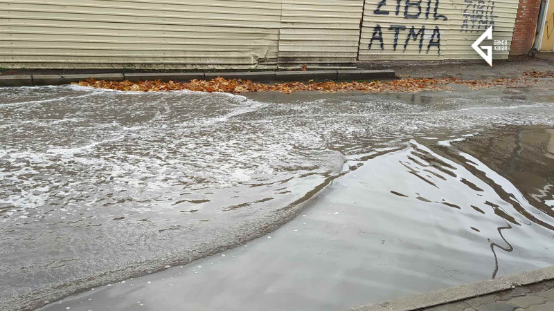 Gəncədə yağan yağışlar bir sıra çətinliklər törədib
