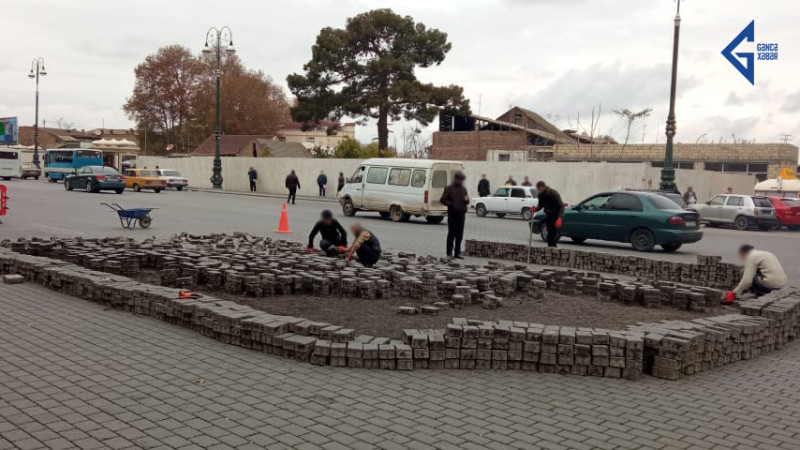 Gəncə küçələrində tamet daşlarından ibarət döşəmələr yenilənir