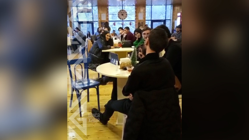 Gəncədə qiraət axşamı zamanı iştirakçılara açıq mikrofon təqdim olunub
