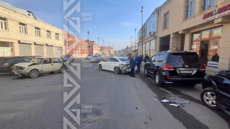 Gəncədə zəncirvari qəza baş verib