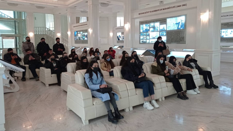 Gəncə: Heydər Əliyevin anım günü münasibəti ilə tədbir keçirilib