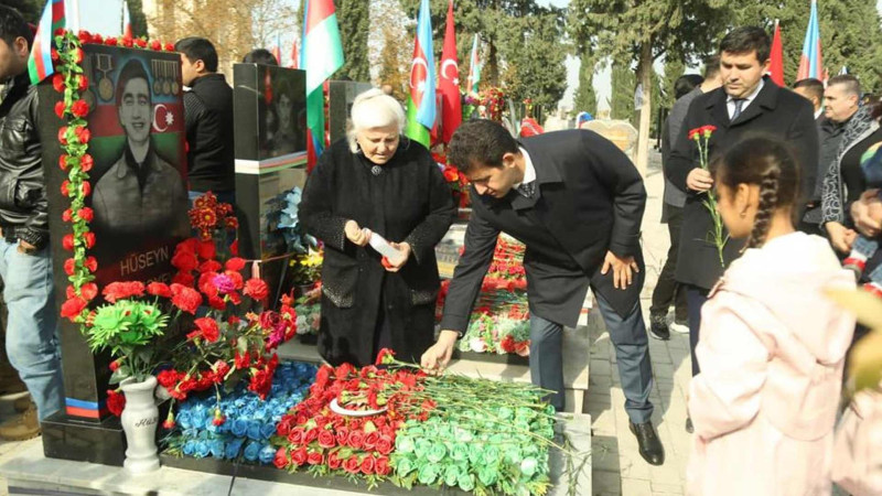 Gəncəli deputat şəhid ailələrinə baş çəkib