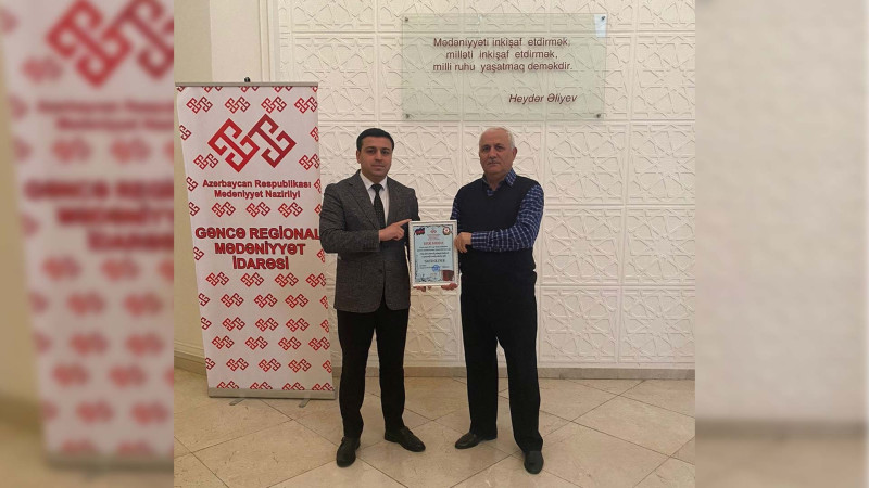 Ömrünü şagirdlərə həsr edən Gəncəli müəllim təltif olunub
