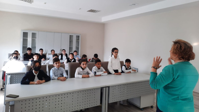 Nizami Gəncəvi muzeyində açıq dərs keçirilib