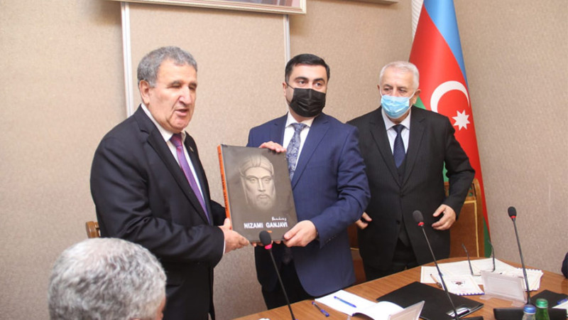 Gəncədə Nizami Gəncəvinin yubileyi münasibəti ilə konfrans keçirilib