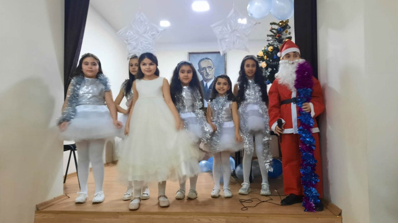 Gəncədə musiqi məktəbinin şagirdləri ilk dəfə böyük səhnədə çıxış ediblər