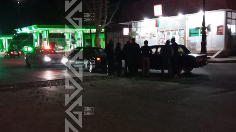 Gəncədə minik maşınları toqquşub: qəzaya səbəb xəndək olub