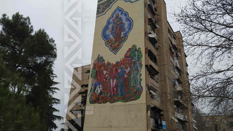 Gəncənin bir çox yerlərində küçə sənəti nümünələrinə rast gəlinir