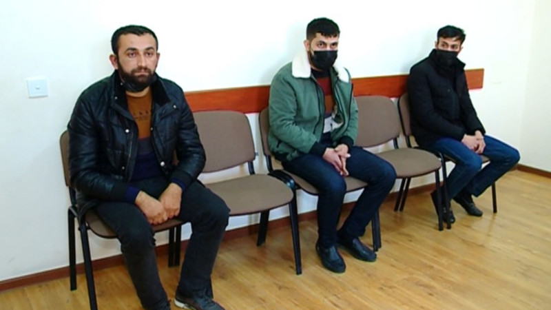 Gəncəli üç nəfər tanışını qarət edib