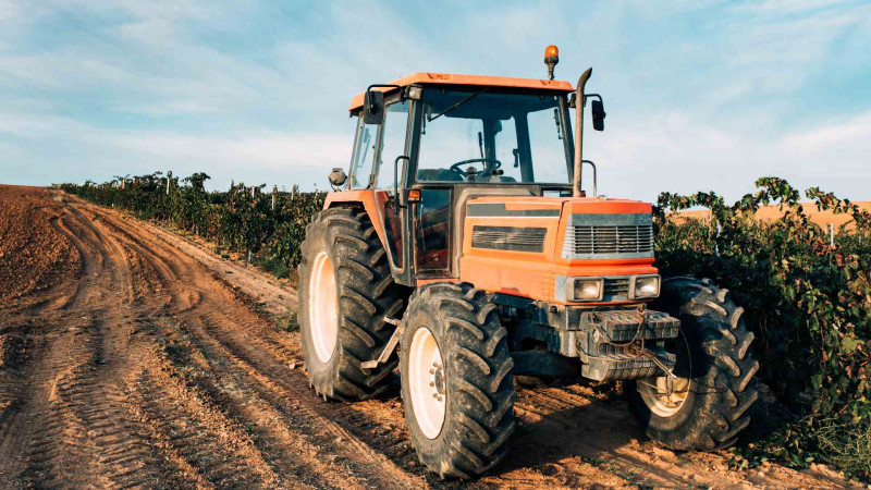 Gəncədə 600-dən çox traktor istehsal edilib