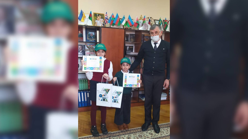 Gəncədə balaca məktəblilər təltif olunublar