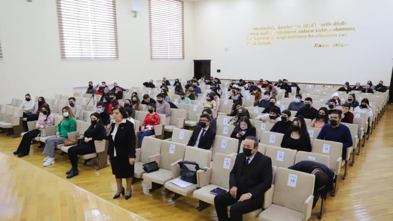ADA Universitetinin nümayəndəsi Gəncə tələbələri ilə görüşüb
