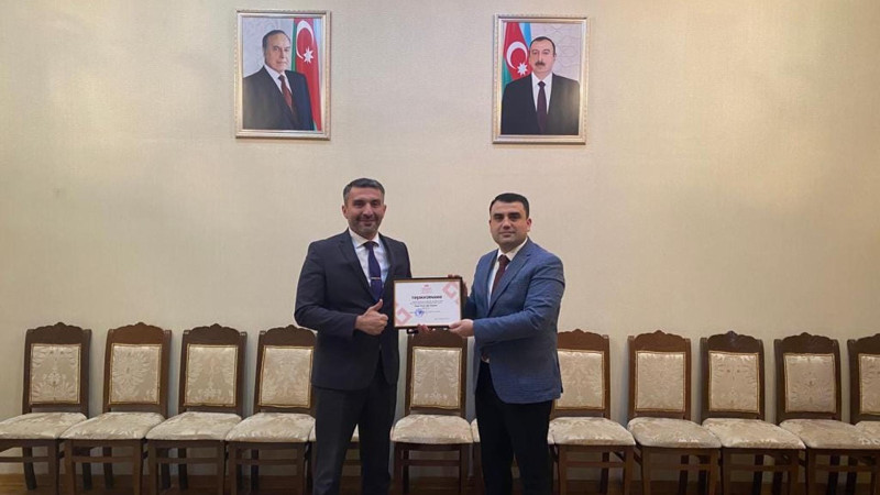 Gəncə: Regional Mədəniyyət idarəsinin rəisi daha bir şəxsi təltif edib