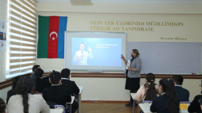 Gəncədə Maliyyə savadlılığı dərsləri keçirilir