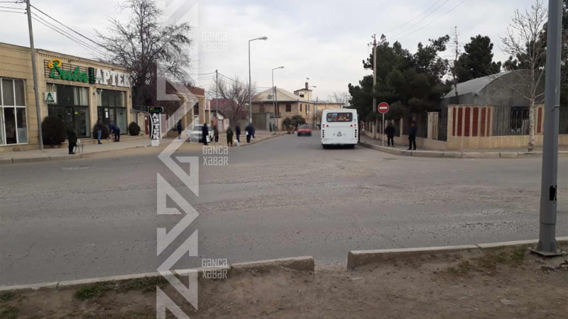 Gəncədə məktəbin, bazarın və xəstəxananın yerləşdiyi ərazidə piyada keçidi yoxdur