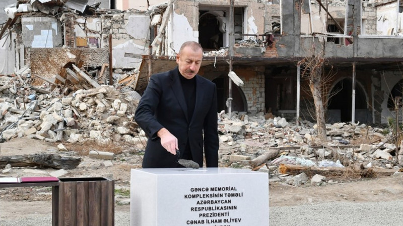 Prezident İlham Əliyev Gəncə Memorial Kompleksinin təməlini qoyub