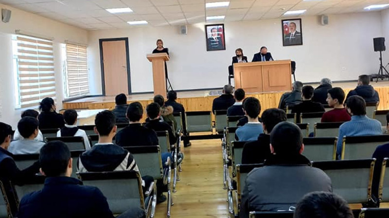ATU nümayəndələri Gəncədə 9-11-ci sinif şagirdləri ilə görüşüb