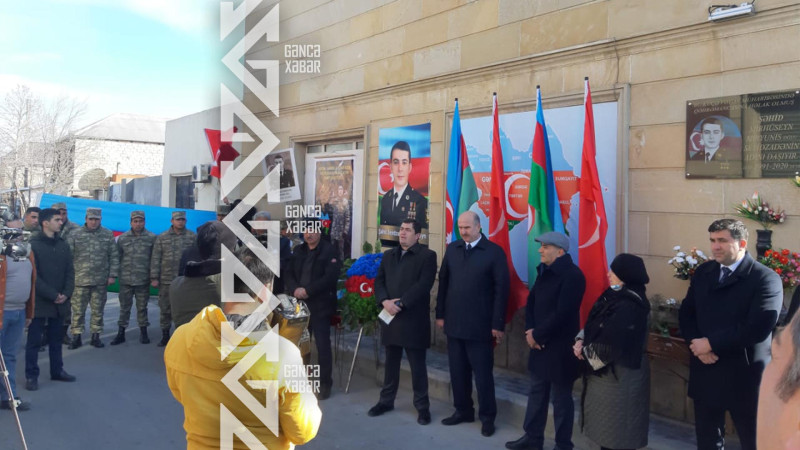 Gəncədə şəhid Mirhüseyn Seyidzadənin barelyefinin açılışı olub