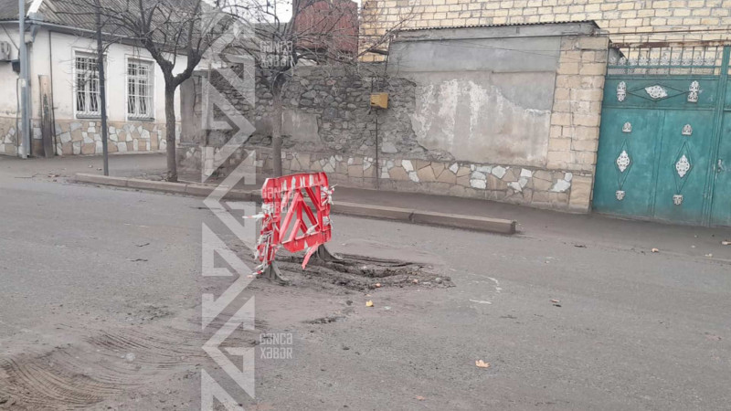 Yolun qazılmış hissəsində çökəklik əmələ gəlib