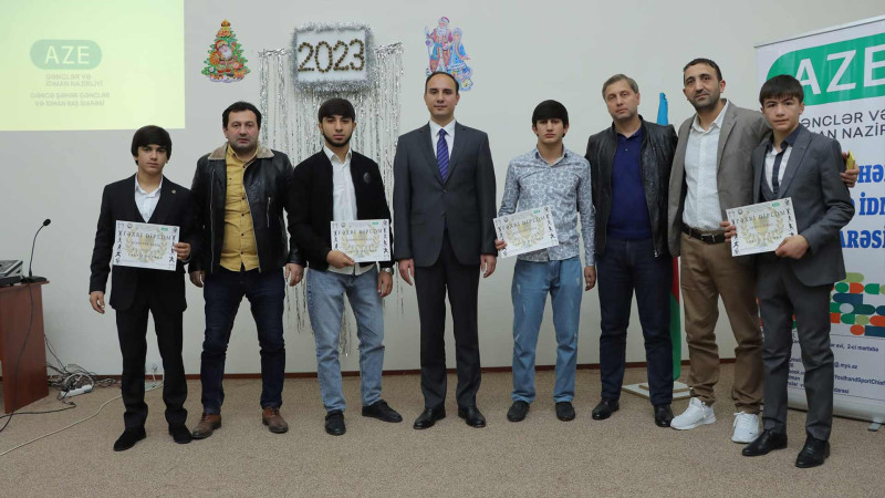Bir sıra idmançı və məşqçilər təltif olunublar