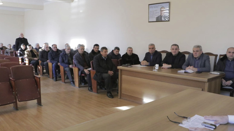 MKTİB rəisi sakinlərlə görüşüb