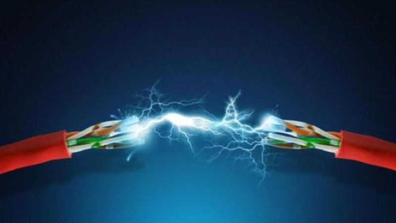 15 yaşlı yeniyetməni elektrik cərəyanı vurub