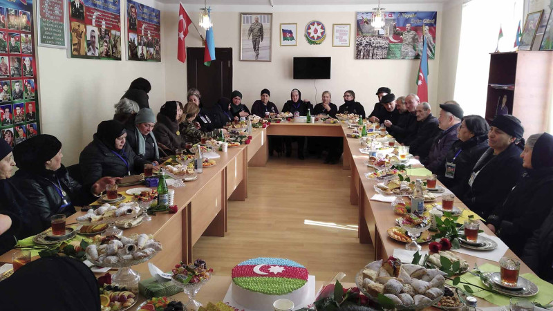 Şəhid ailələri məktəbi ziyarət edib