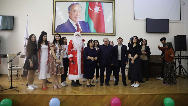 Tələbələr qarşıdan gələn bayramları qeyd ediblər