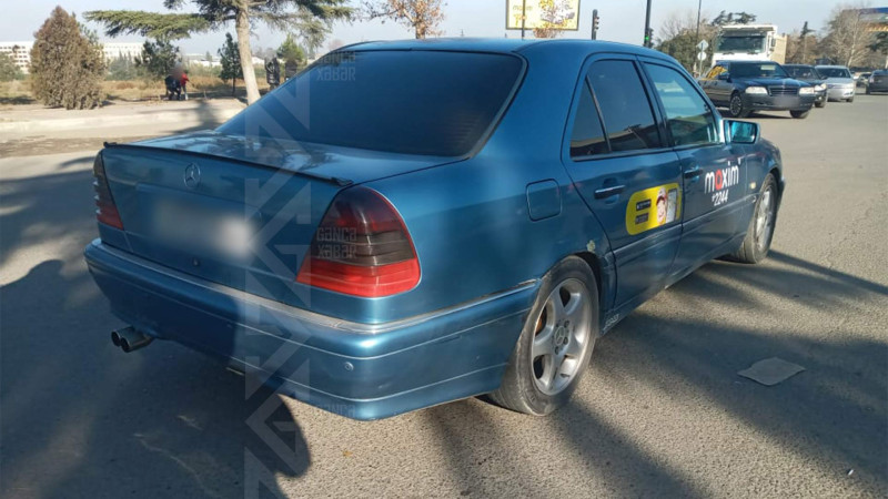 Gəncədə iki “Mercedes” toqquşub
