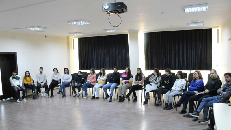 Bullinq mövzusunda təlim baş tutub