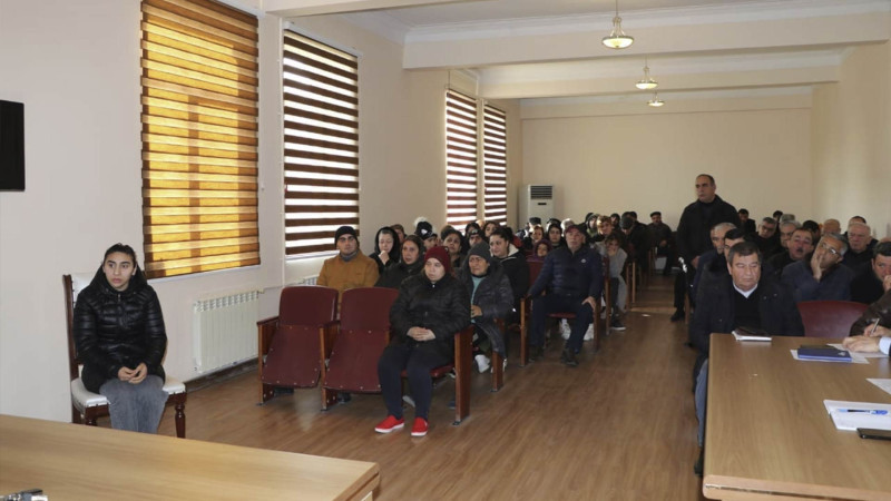 MKTİB rəisi sakinlərin müraciətlərini dinləyib