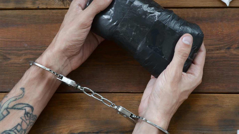 Keçmiş məhkum hava limanında narkotiklə saxlanılıb