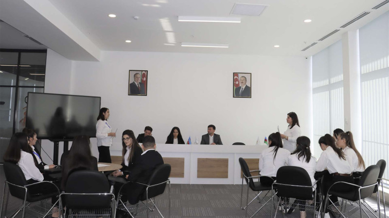 Könüllülər üçün debat forumu təşkil olunub