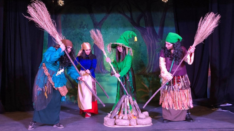 Kukla Teatrının kollektivi Qaxa dostluq görüşünə yollanıb