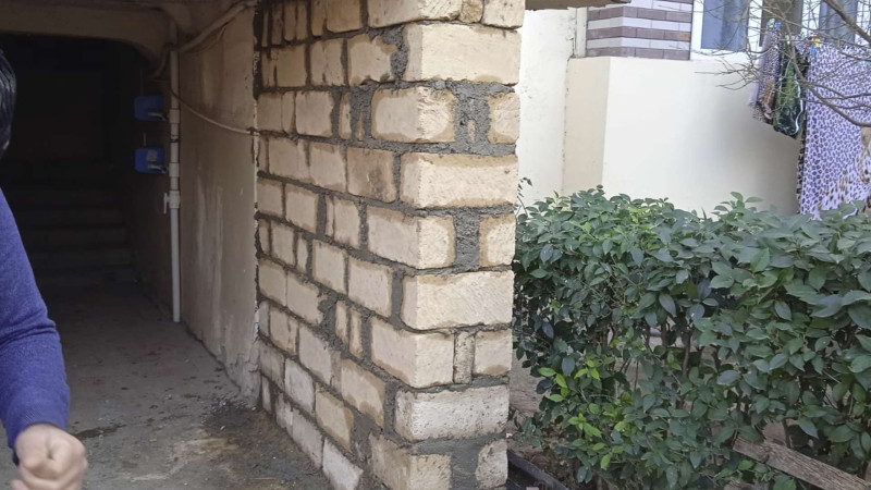 Gəncədə yaşayış binası təmir olunur