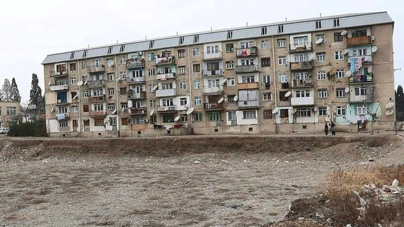 Gəncənin N.Nərimanov və F.Əmirov küçələrinin sakinləri kanalizasiya problemindən şikayətçidirlər