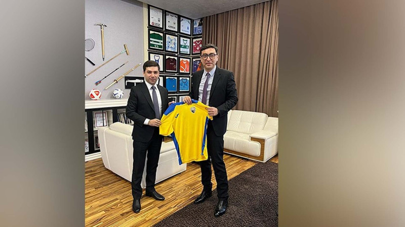 Fərid Qayıbov Kəpəz klubunun idarə heyətinin sədri ilə görüşüb