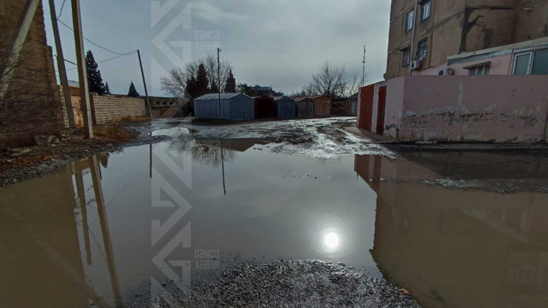 Bir sıra küçələrdə yol infrastrukturu mövcud deyil