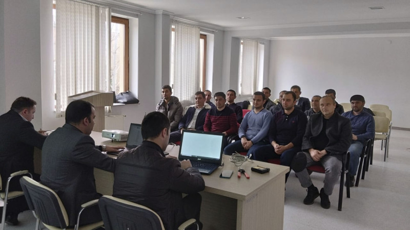 Tibb müəssisələrinin işçilərinə İT təlimi keçirilib